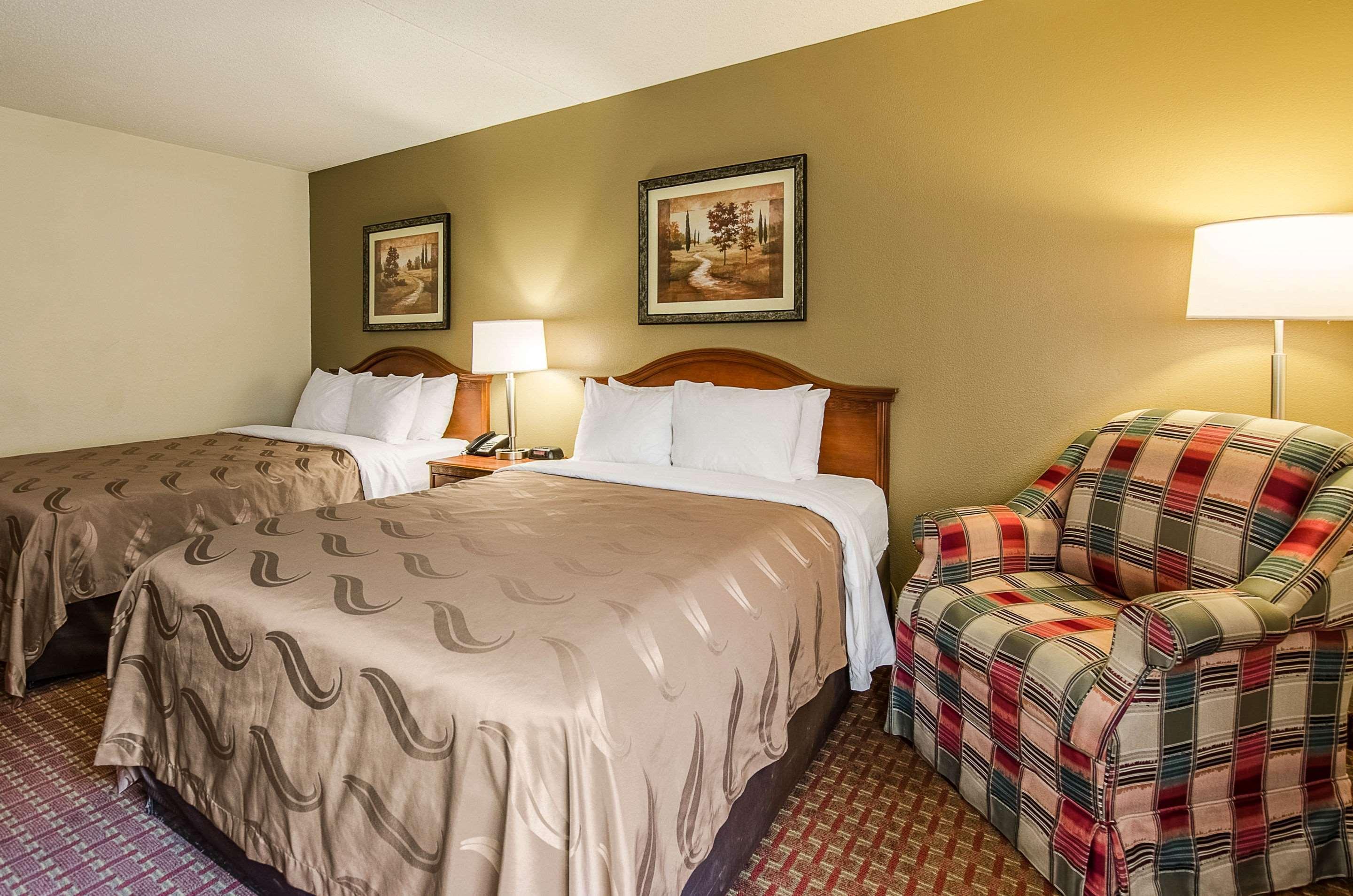 Quality Inn & Suites Lexington Near I-64 And I-81 Timber Ridge Bagian luar foto