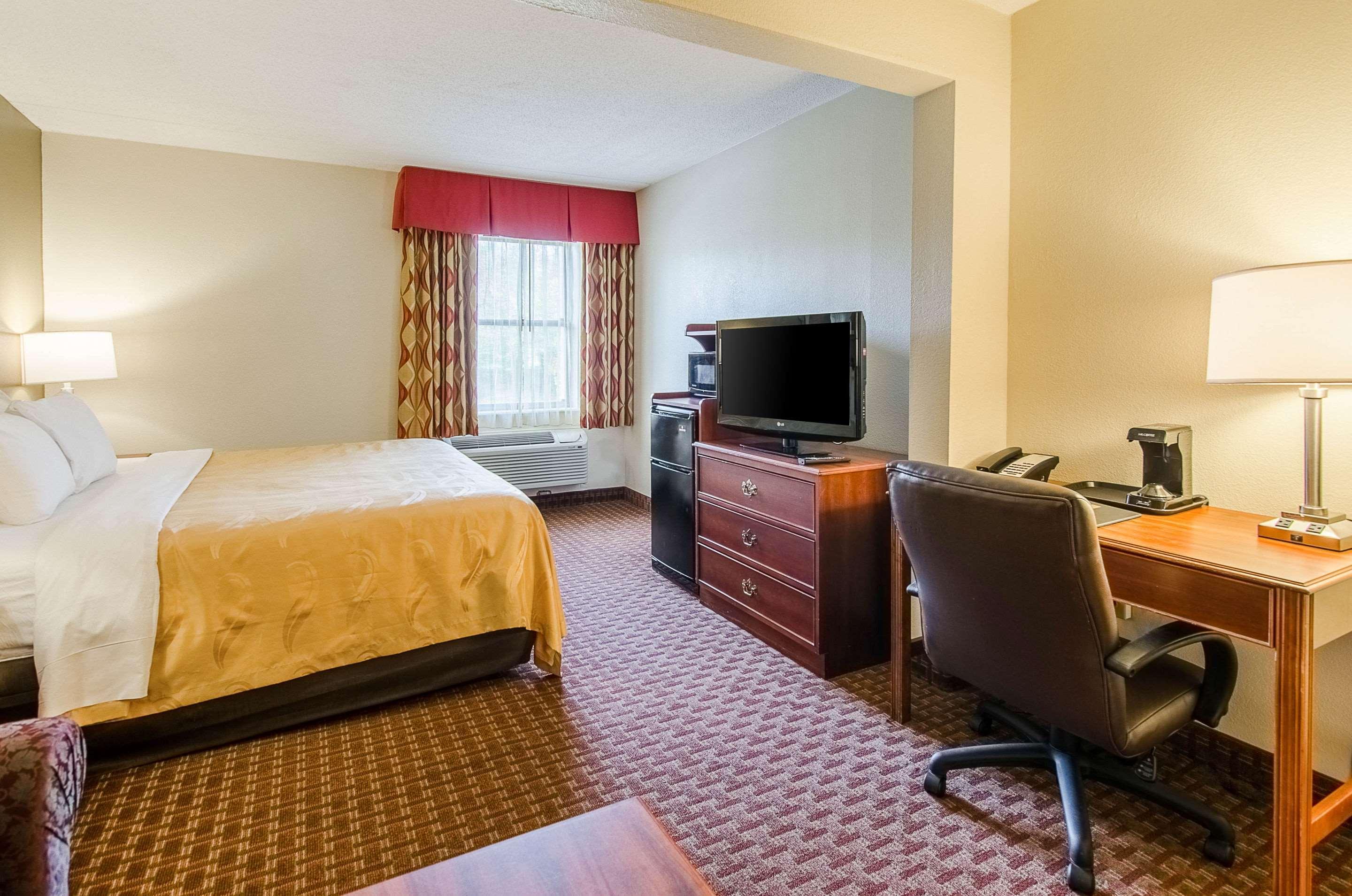 Quality Inn & Suites Lexington Near I-64 And I-81 Timber Ridge Bagian luar foto