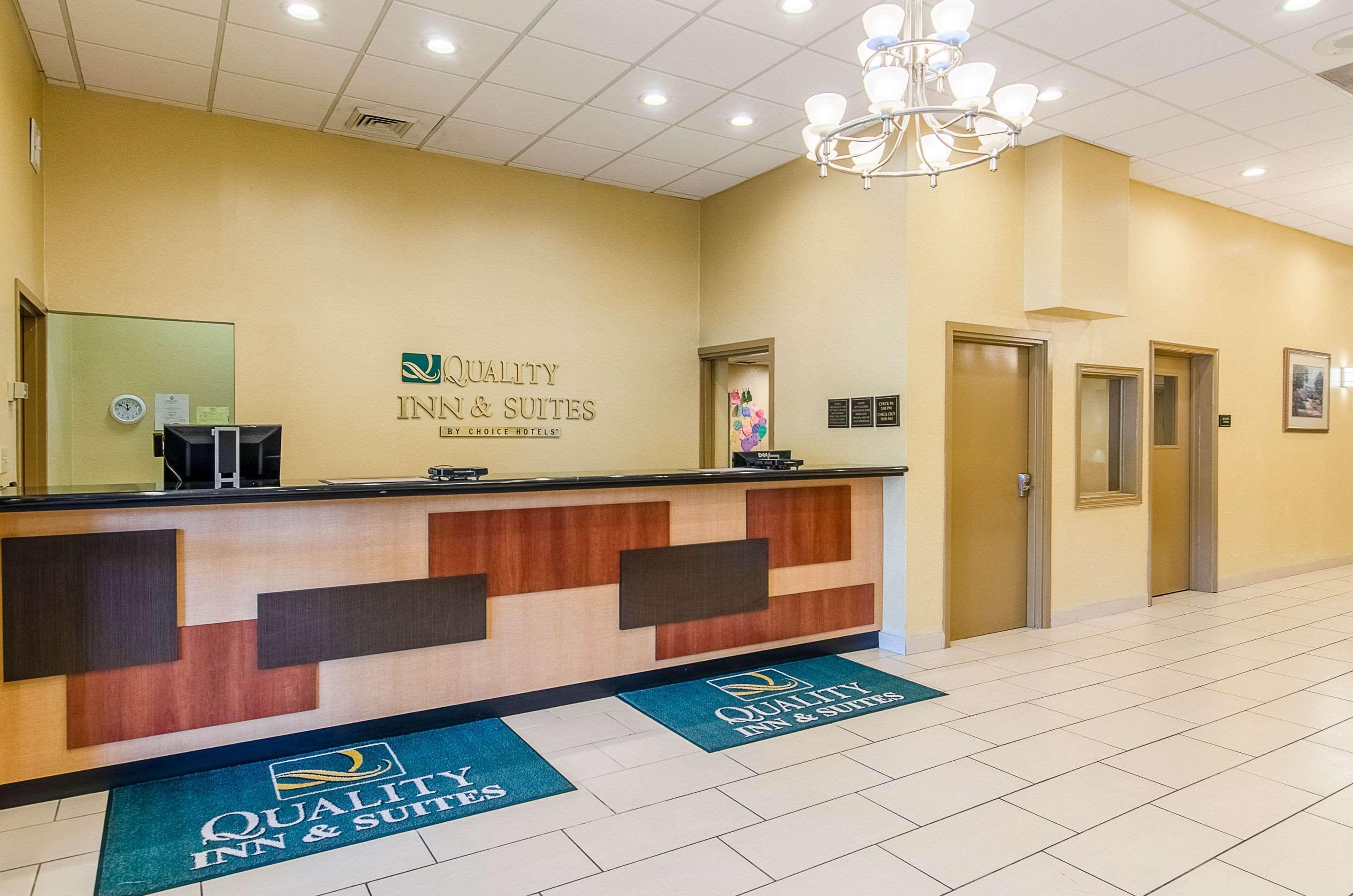 Quality Inn & Suites Lexington Near I-64 And I-81 Timber Ridge Bagian luar foto