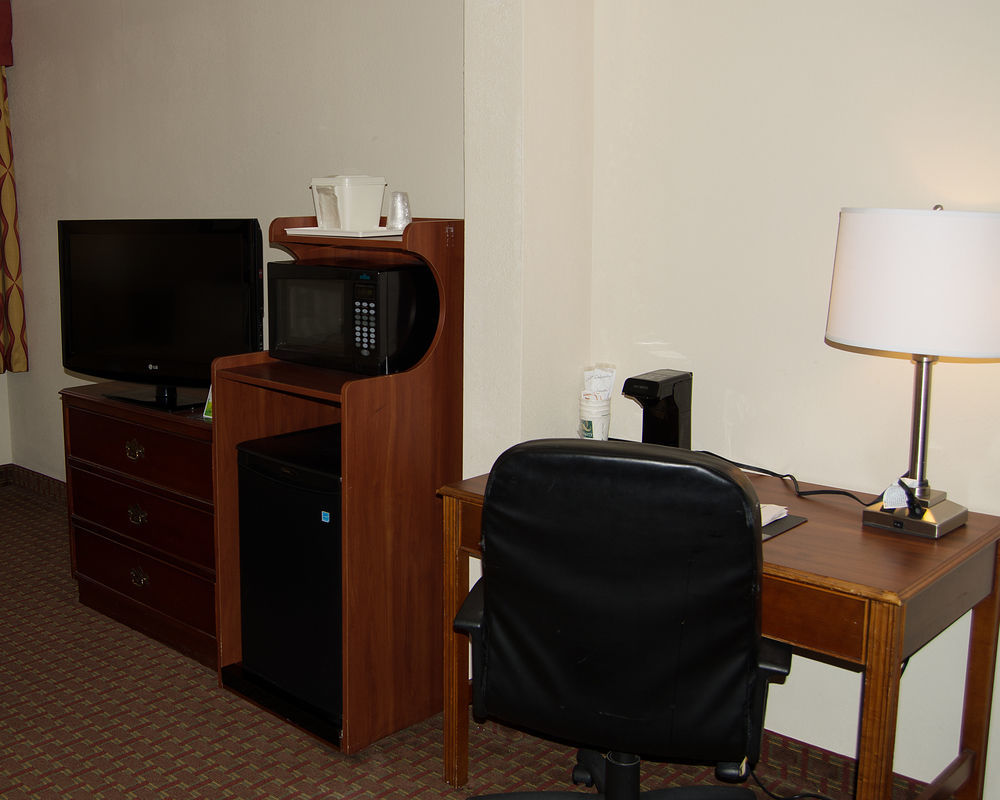 Quality Inn & Suites Lexington Near I-64 And I-81 Timber Ridge Bagian luar foto