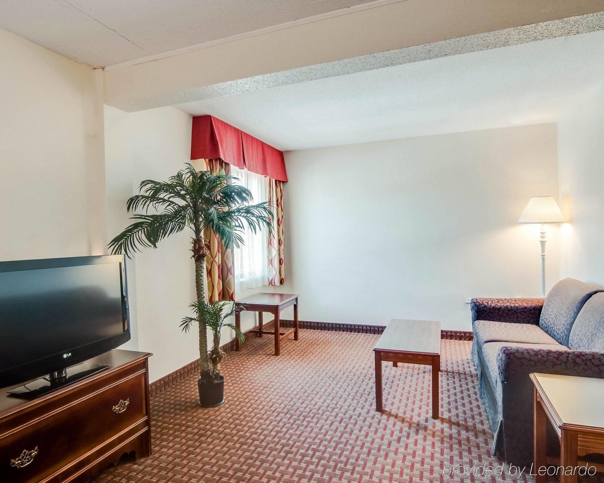 Quality Inn & Suites Lexington Near I-64 And I-81 Timber Ridge Bagian luar foto