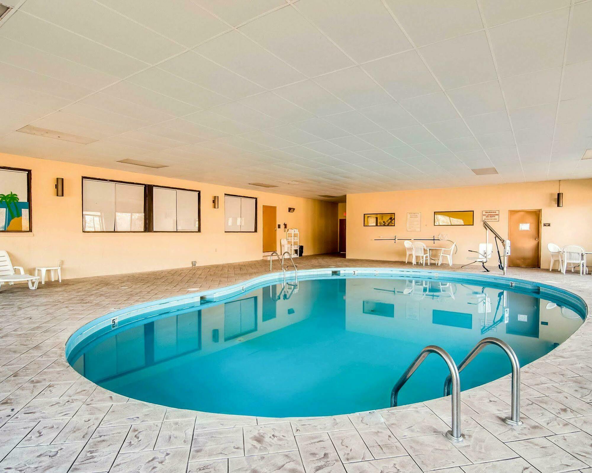 Quality Inn & Suites Lexington Near I-64 And I-81 Timber Ridge Bagian luar foto
