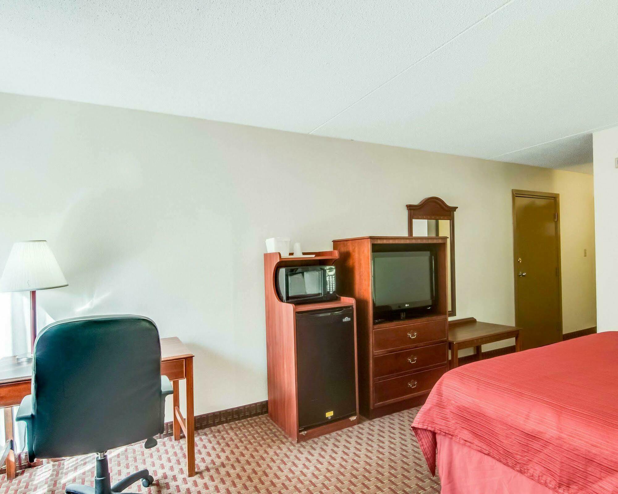 Quality Inn & Suites Lexington Near I-64 And I-81 Timber Ridge Bagian luar foto