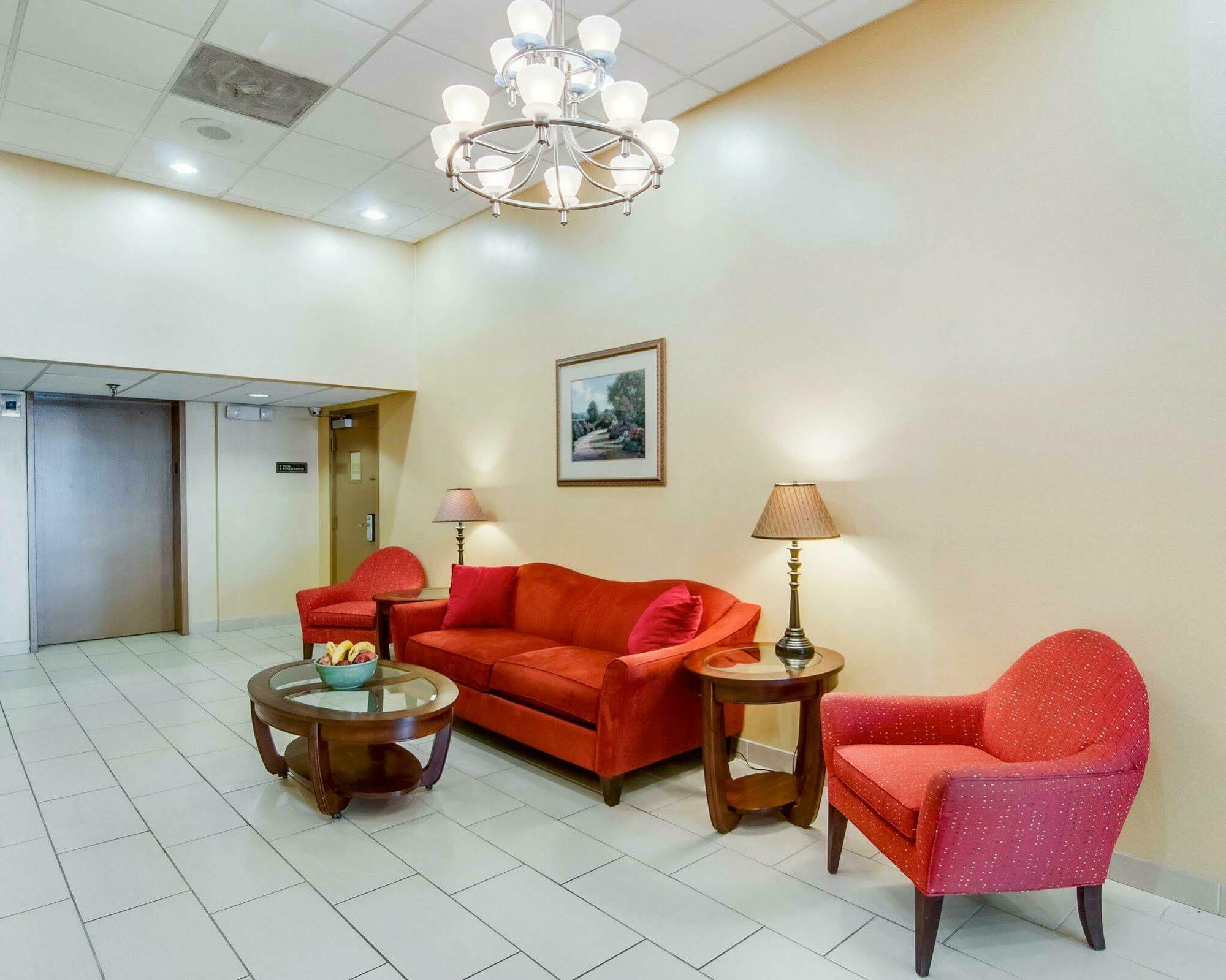 Quality Inn & Suites Lexington Near I-64 And I-81 Timber Ridge Bagian luar foto