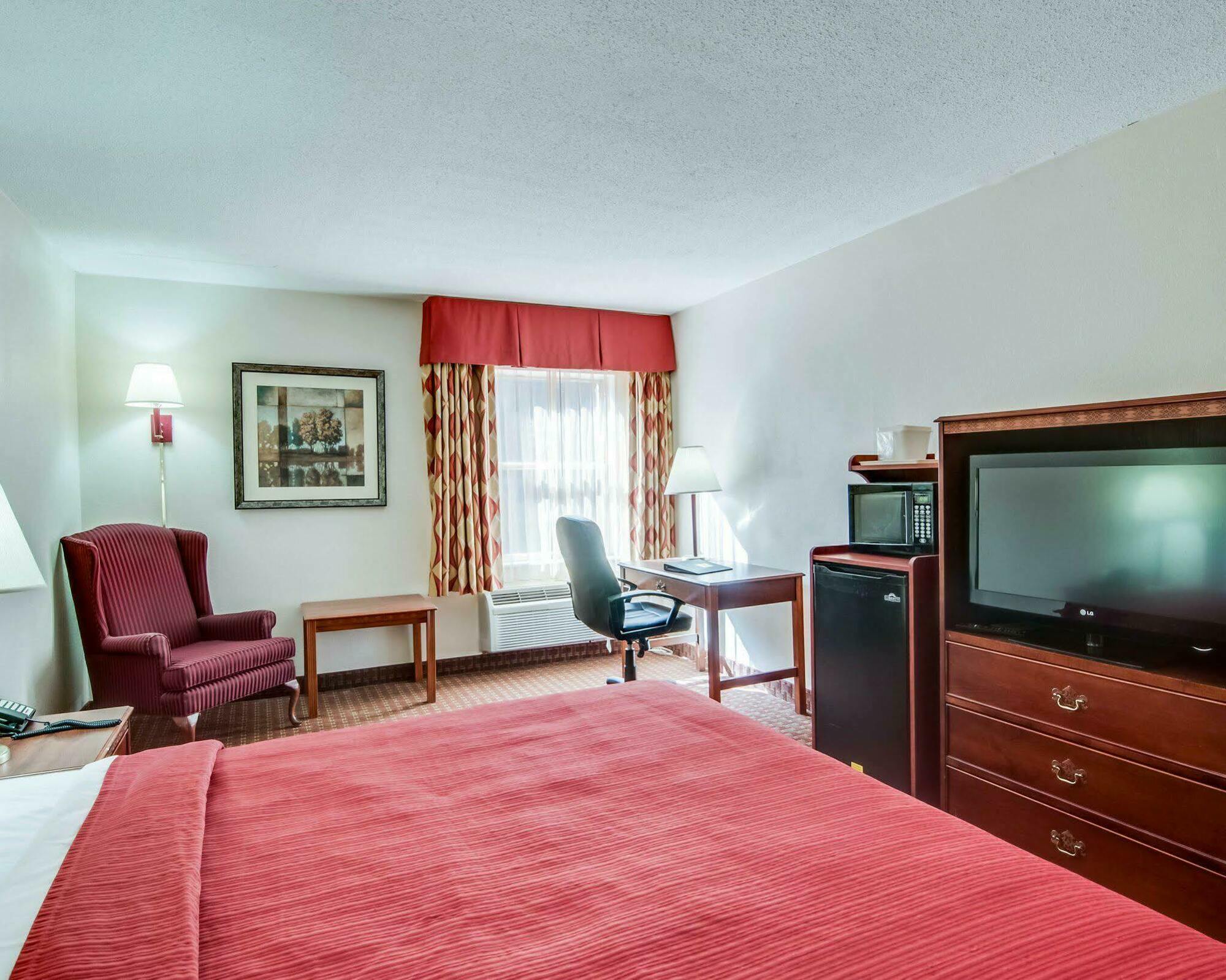 Quality Inn & Suites Lexington Near I-64 And I-81 Timber Ridge Bagian luar foto
